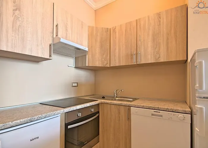 Rotonda Inn Novigrad