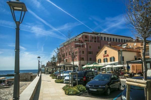 Rotonda Novigrad 3*