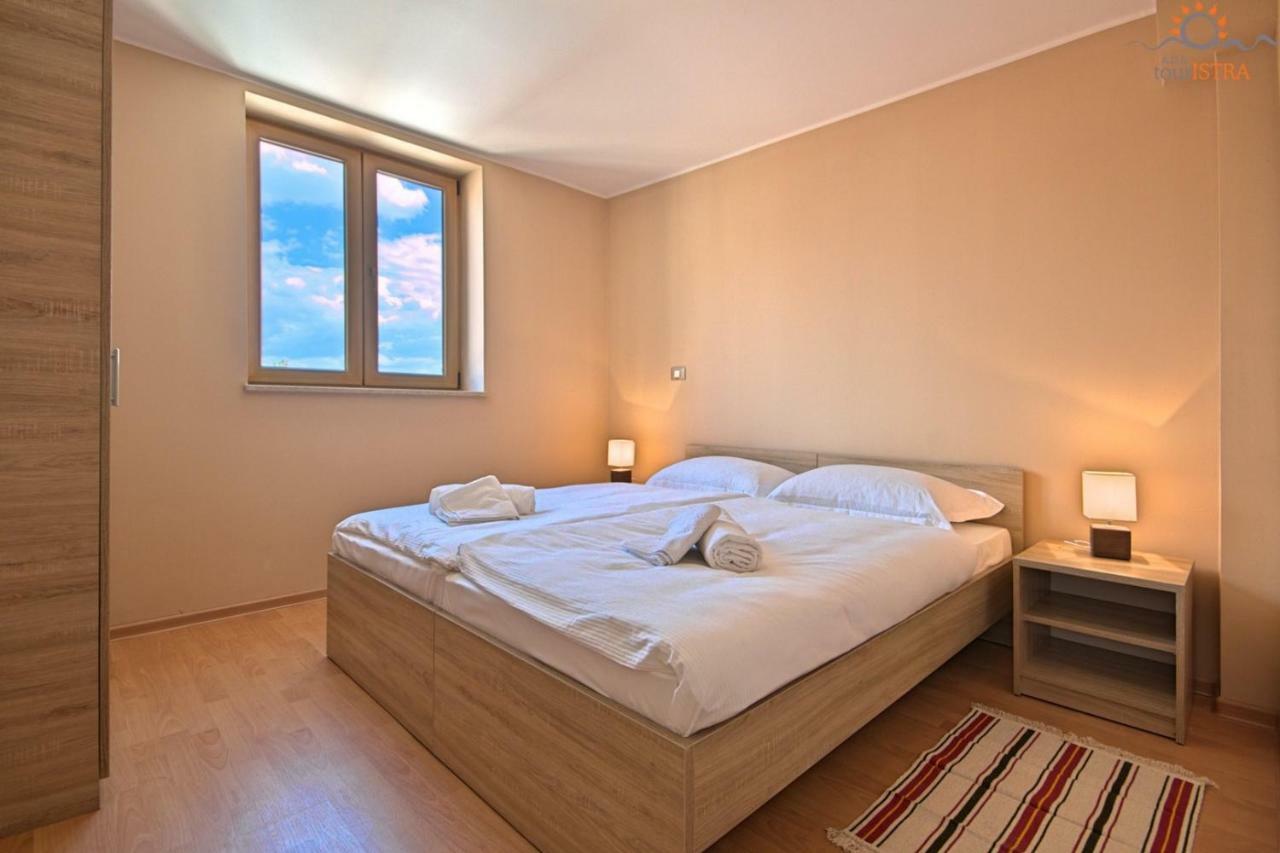 Rotonda Novigrad 3*